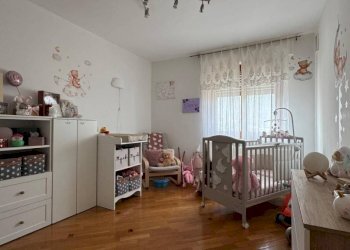 Camera da letto - Trilocale via Lys, 37, Aosta - foto 13