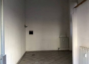 Interno non residenziale - Negozio via Alessandrina Ravizza, 3, Torino - foto 4