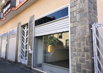 Facciata - Negozio via Alessandrina Ravizza, 3, Torino - foto 2