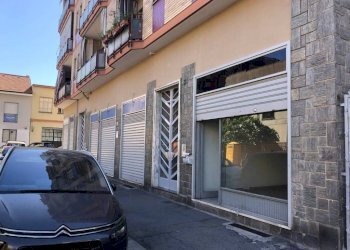 Facciata - Negozio via Alessandrina Ravizza, 3, Torino - foto 1