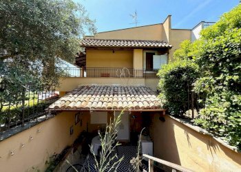 Facciata - Villa via Lamberto Vignoli, Roma - foto 22