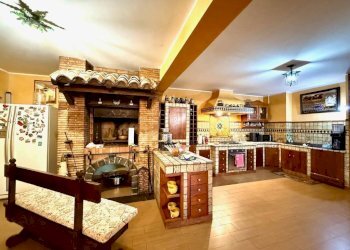 Cucina - Villa via Lamberto Vignoli, Roma - foto 2