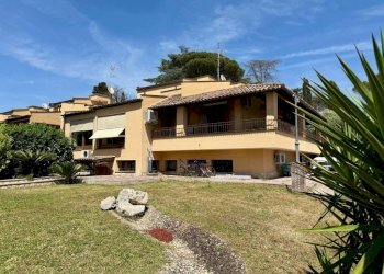 Facciata - Villa via Lamberto Vignoli, Roma - foto 3