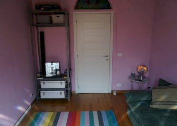 Camera da letto - Appartamento via Luigi Dottesio, 13, Genova (zona Sampierdarena) - foto 10