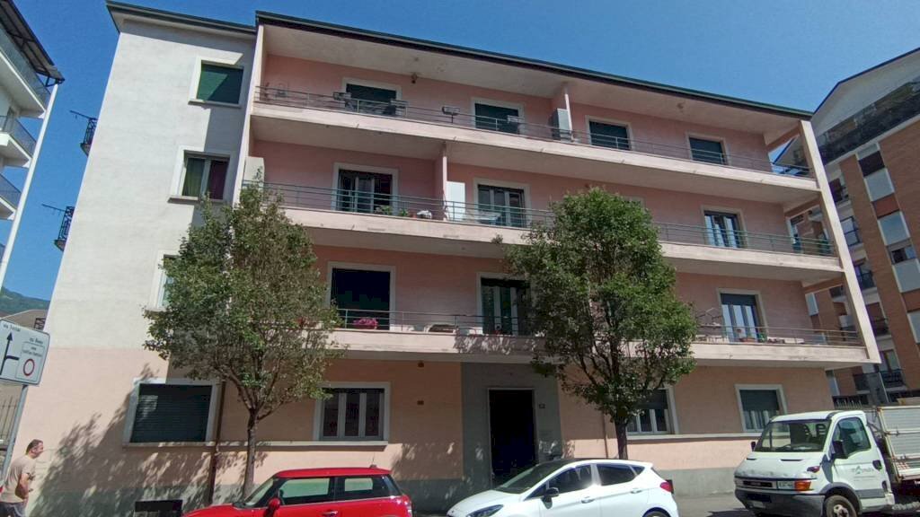 Facciata - Trilocale via Torino, Aosta - foto 1