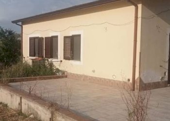 Facciata - Villa contrada Iannassi, San Nicola Manfredi - foto 27