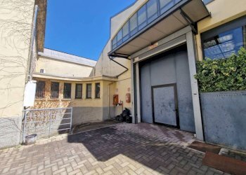 Cortile interno - Capannone via Milano, Baranzate - foto 29