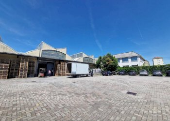 Cortile interno - Capannone via Milano, Baranzate - foto 30