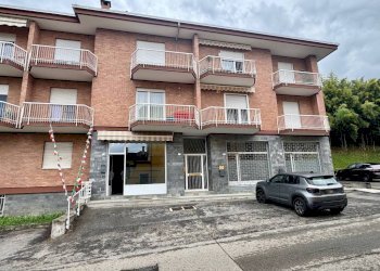 Facciata - Shop via Giuseppe Cabrino, 56, Mongrando - photo 2