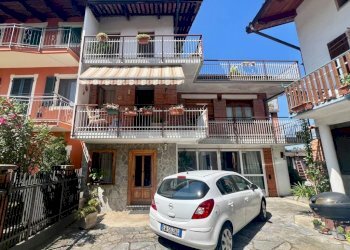 Facciata - Villa a Schiera piazza Giuseppe Mazzini, 36, Borriana - foto 1