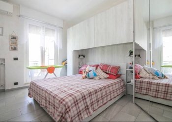 Camera da letto - Quadrilocale via Edera, Genova (zona Marassi) - foto 13