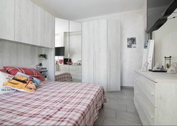 Camera da letto - Quadrilocale via Edera, Genova (zona Marassi) - foto 15