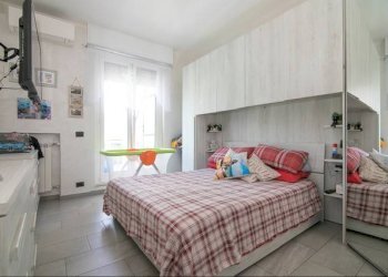 Camera da letto - Quadrilocale via Edera, Genova (zona Marassi) - foto 16