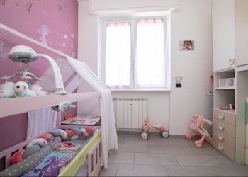 Camera da letto - Quadrilocale via Edera, Genova (zona Marassi) - foto 17