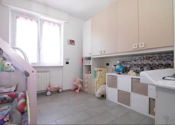 Camera da letto - Quadrilocale via Edera, Genova (zona Marassi) - foto 18