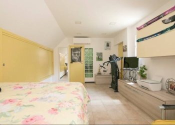 Camera da letto - Quadrilocale via Edera, Genova (zona Marassi) - foto 24