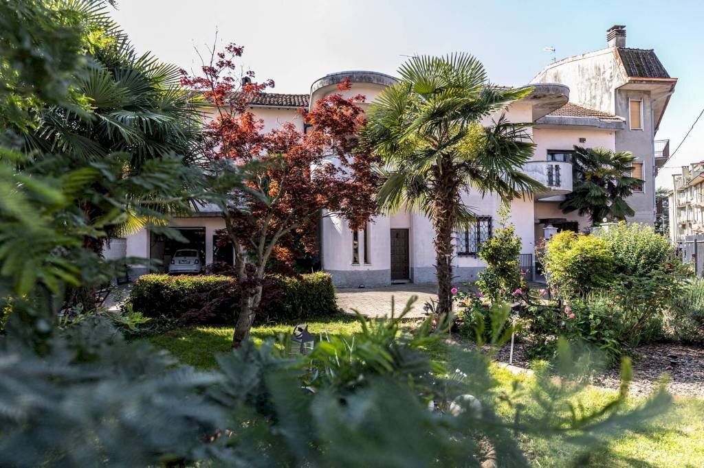 Giardino - Villa via Madonna delle Grazie, 46, Trecate - foto 1