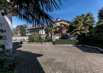 Cortile interno - Villa via Madonna delle Grazie, 46, Trecate - foto 4