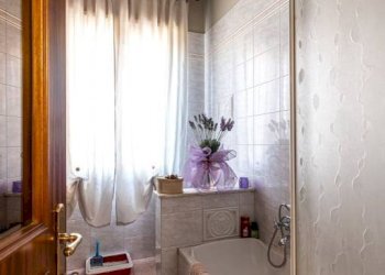 Bagno - Villa via Madonna delle Grazie, 46, Trecate - foto 28