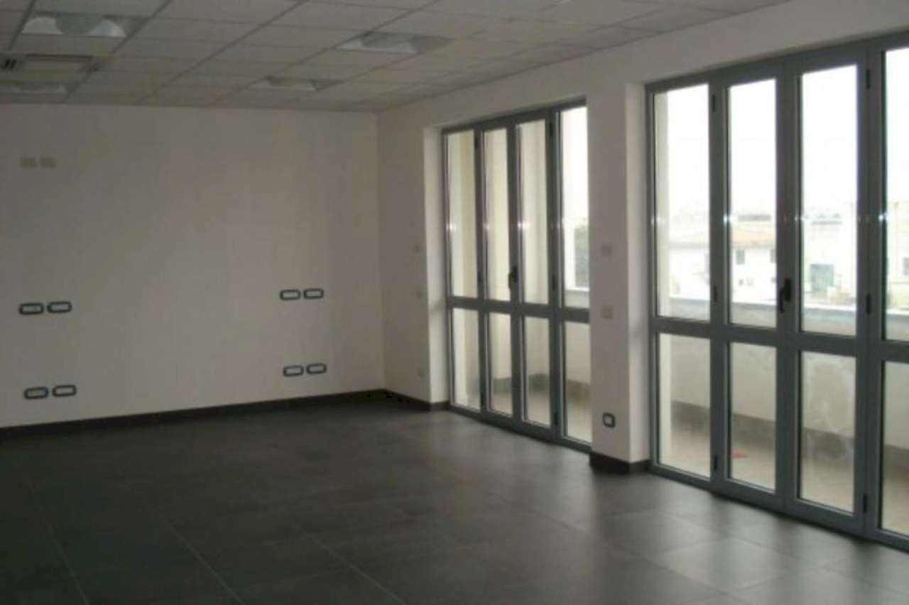 Office via Tevere, Cesate - photo 1