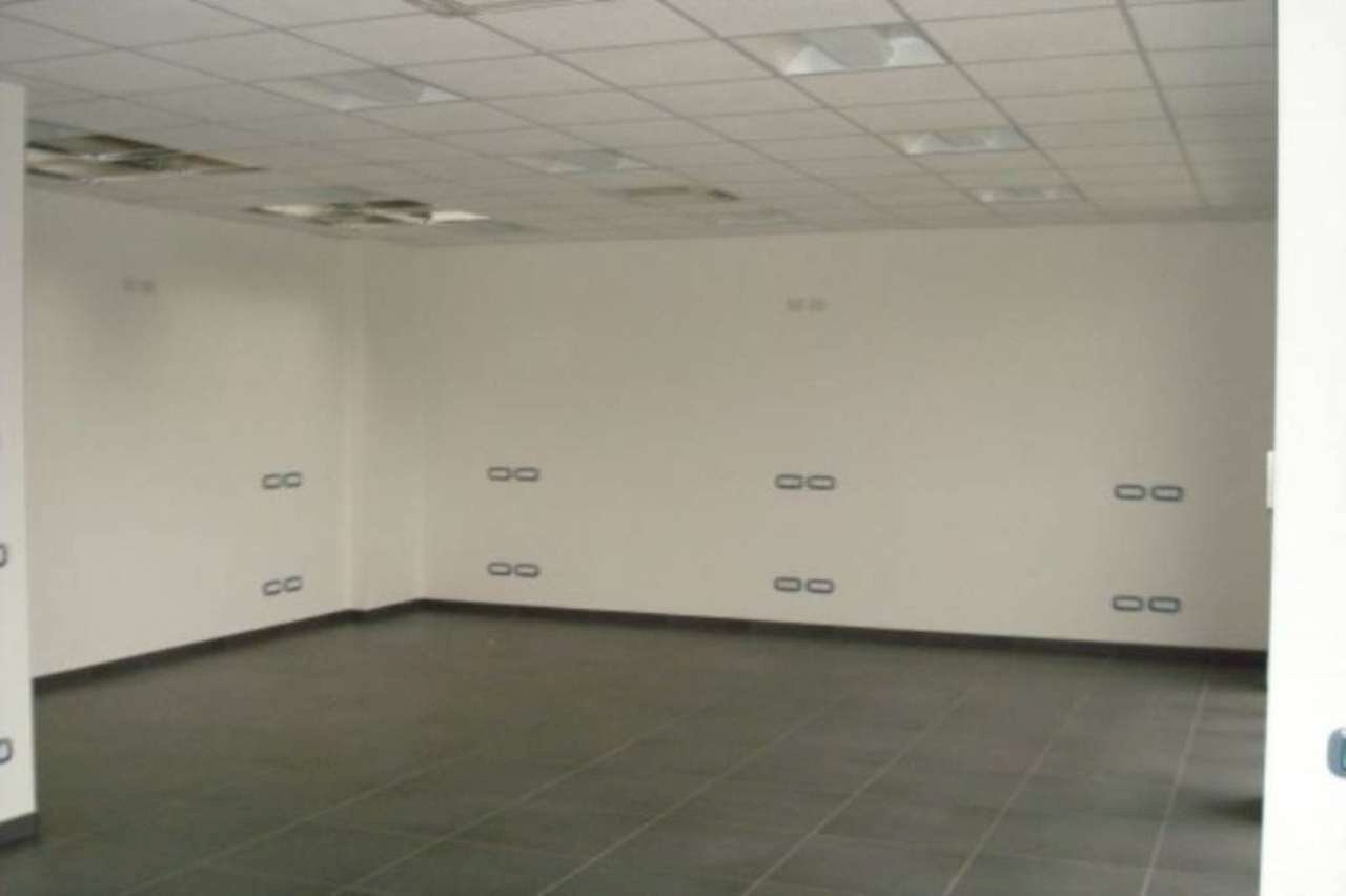 Office via Tevere, Cesate - photo 3