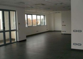 Office via Tevere, Cesate - photo 2
