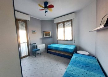 Camera da letto - Trilocale via San Leonardo, Massa - foto 11