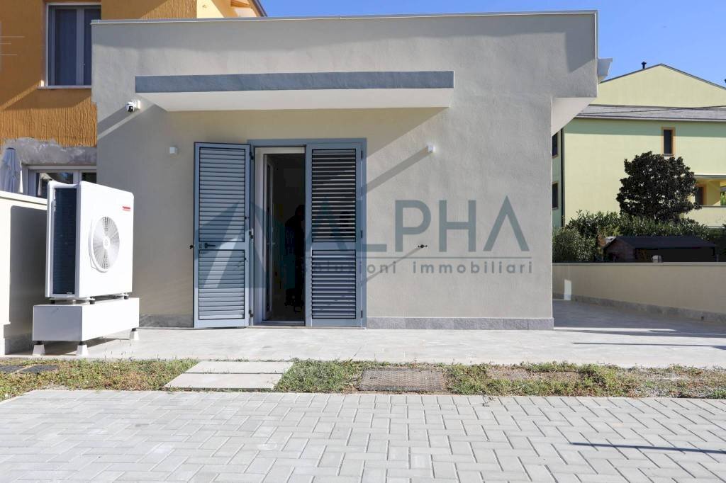 Facciata - Villa via Brando Brandi, Forlì - foto 2