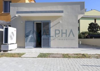 Facciata - Villa via Brando Brandi, Forlì - foto 2