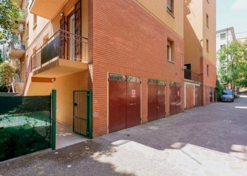 Posto Auto Via Francesco Cilea, 6, Bologna (zona Murri) - foto 2