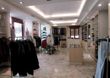 Interno non residenziale - Negozio Statte - foto 2