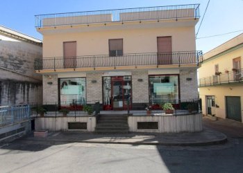 Facciata - Negozio Statte - foto 9