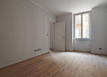 Camera da letto - Bilocale via Madama Cristina, 65, Torino (zona San Salvario) - foto 3