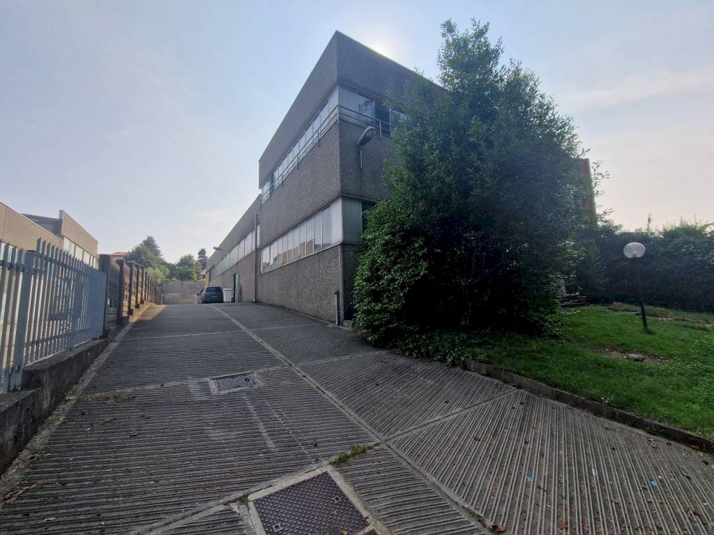 Facciata - Capannone via per Castellanza, Legnano - foto 3