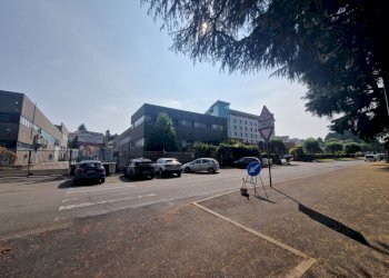 Facciata - Capannone via per Castellanza, Legnano - foto 1