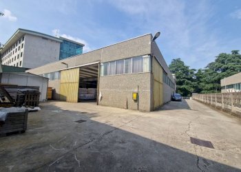 Cortile interno - Capannone via per Castellanza, Legnano - foto 24