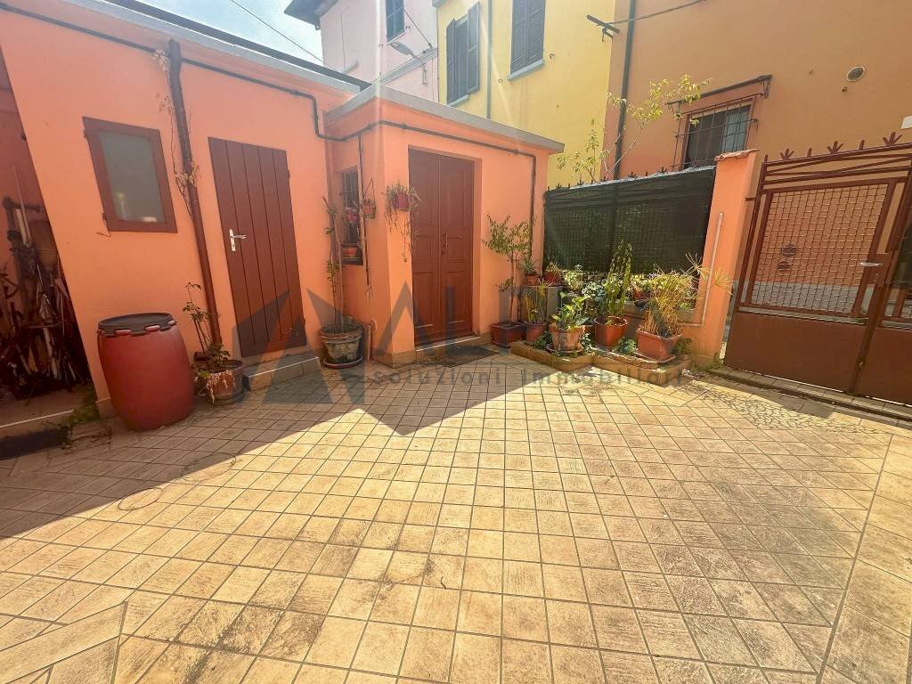 Cortile interno - Casa indipendente vicolo dei Giardinieri, Forlì - foto 2