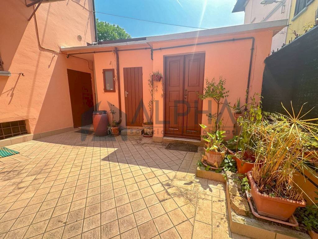 Cortile interno - Casa indipendente vicolo dei Giardinieri, Forlì - foto 3