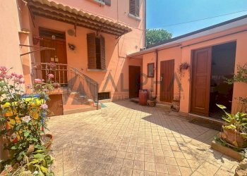 Cortile interno - Casa indipendente vicolo dei Giardinieri, Forlì - foto 5