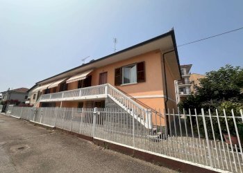 Facciata - Villa via Verzuolo, Carmagnola - foto 5