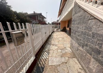 Cortile interno - Villa via Verzuolo, Carmagnola - foto 10