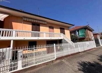 Facciata - Villa via Verzuolo, Carmagnola - foto 24