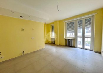Apartment Via Umberto I, Carignano - photo 1