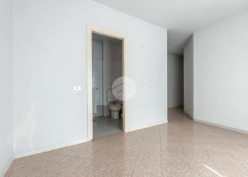 Three-room apartment Piazza Vittorio Emanuele, Cavallermaggiore - photo 3