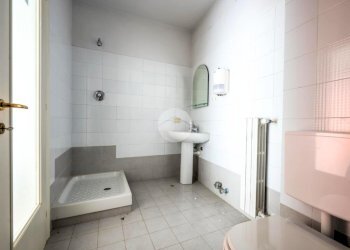 Three-room apartment Piazza Vittorio Emanuele, Cavallermaggiore - photo 12