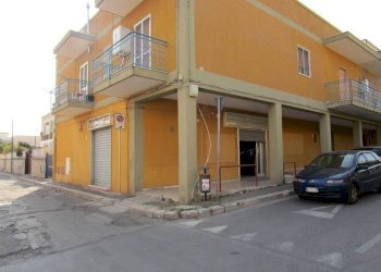 Facciata - Negozio Statte - foto 1