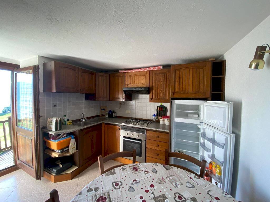 Cucina - Bilocale Località Blavy, 32, Roisan - foto 2