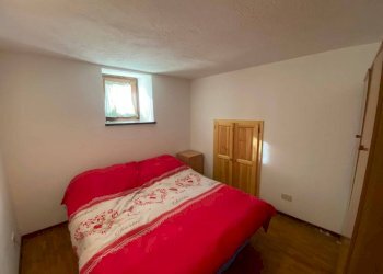 Camera da letto - Bilocale Località Blavy, 32, Roisan - foto 8