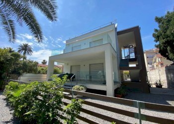 Facciata - Villa via Generale Ardoino, 114, Diano Marina - foto 44
