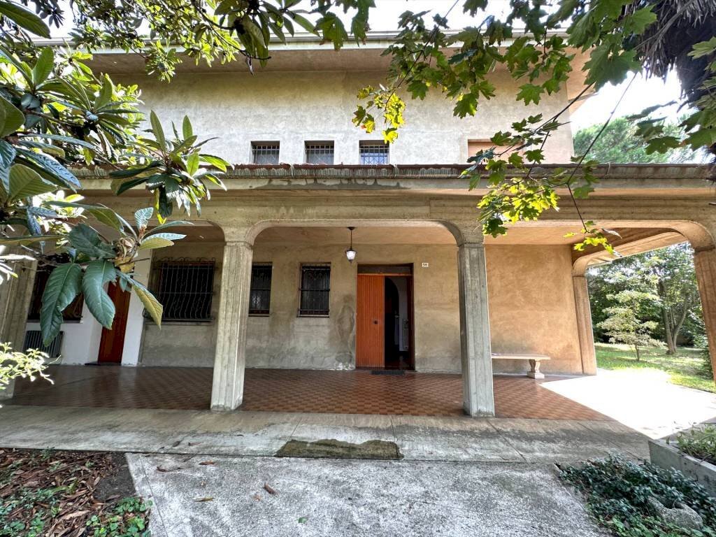 Villa via Risorgimento, 56, Cento - foto 2